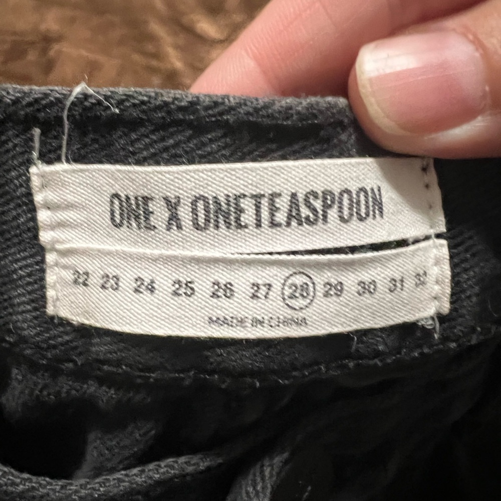 Woman’s size 28 One Teaspoon black jean shorts - Picture 3 of 8